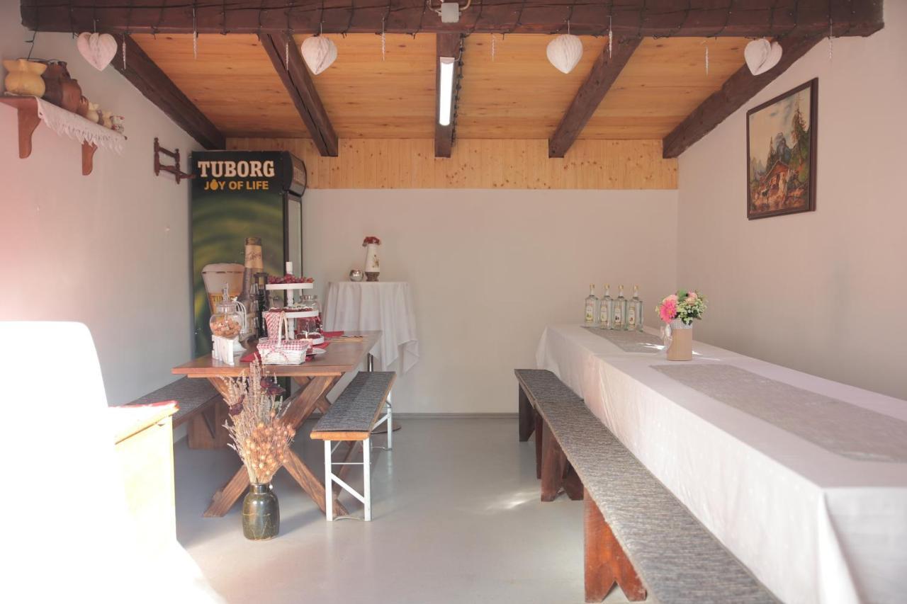 Apartment Amigo Sirova Katalena ภายนอก รูปภาพ