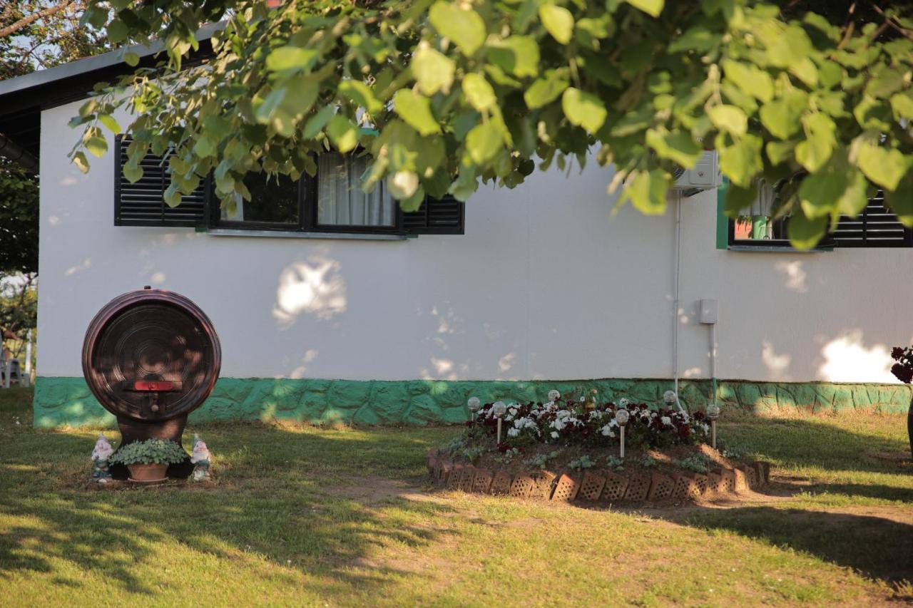 Apartment Amigo Sirova Katalena ภายนอก รูปภาพ