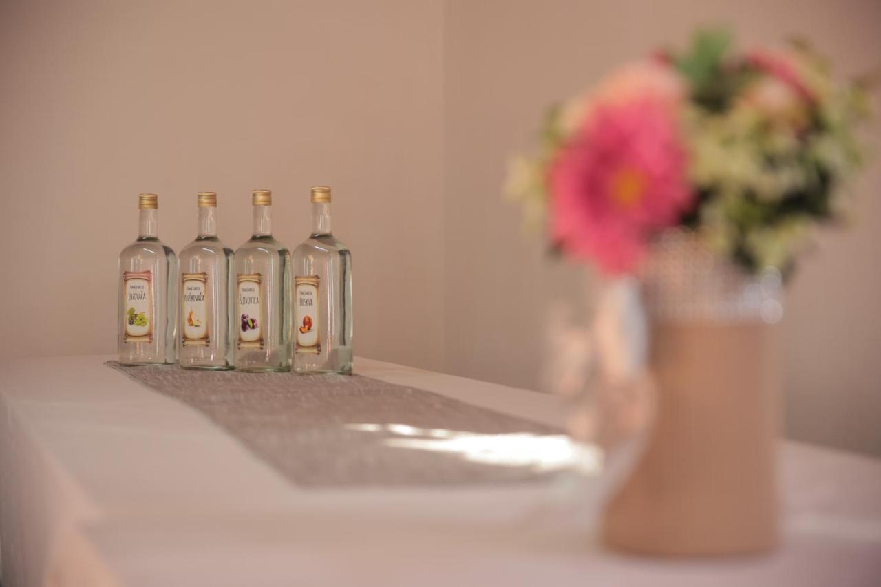 Apartment Amigo Sirova Katalena ภายนอก รูปภาพ